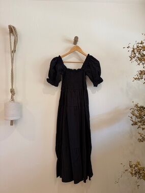 Black Puff-Sleeve Maxi Dress